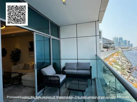 شقة فاخرة علي خور عجمان بأفضل عائد استثماري باختلاف الاطلات الساحرة منها اطلالات مباشر الى