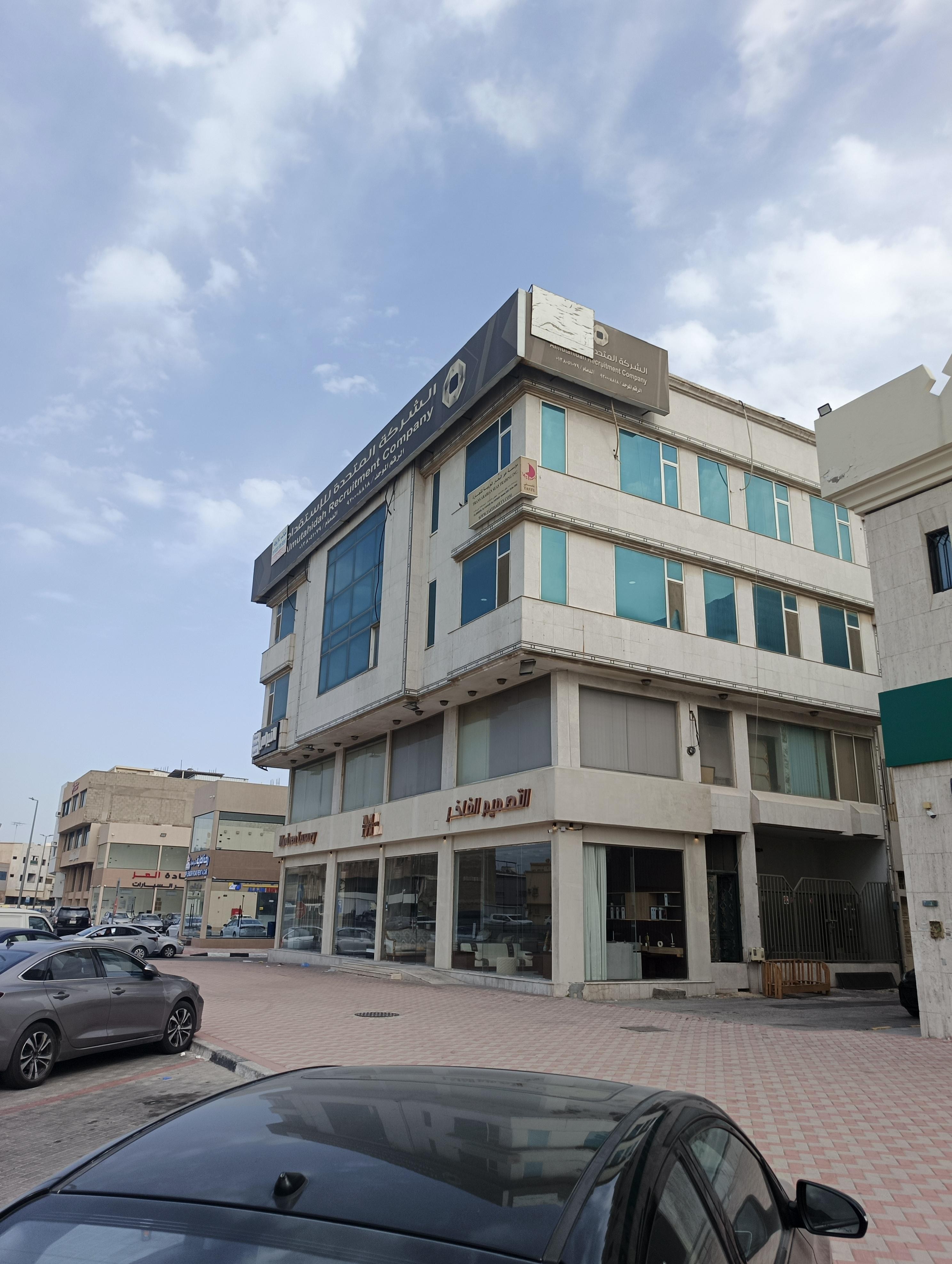 للبيع عمارة تجارية