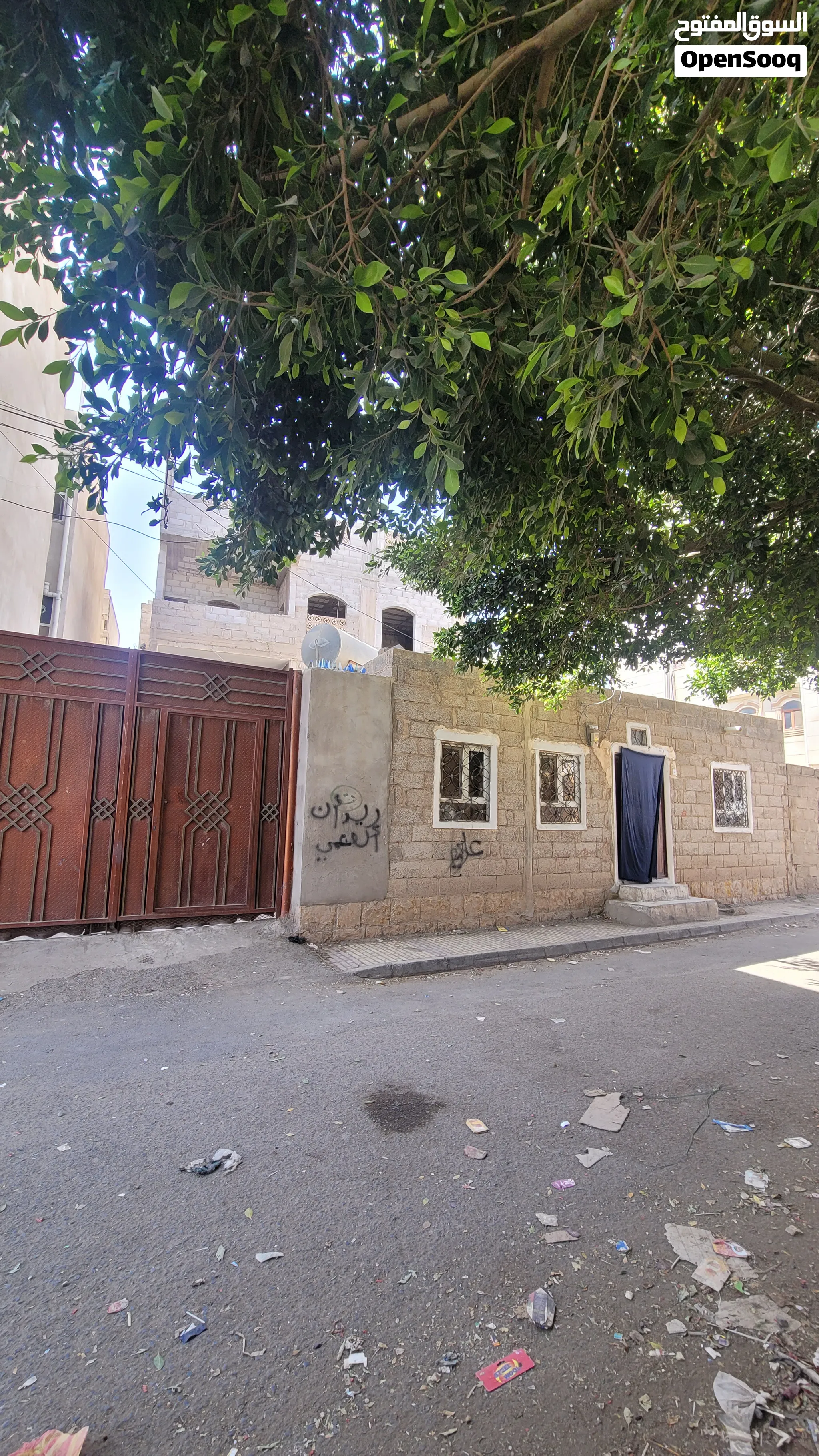 لبنتين حر للبيع في صنعاء شارع الستين الشمالي