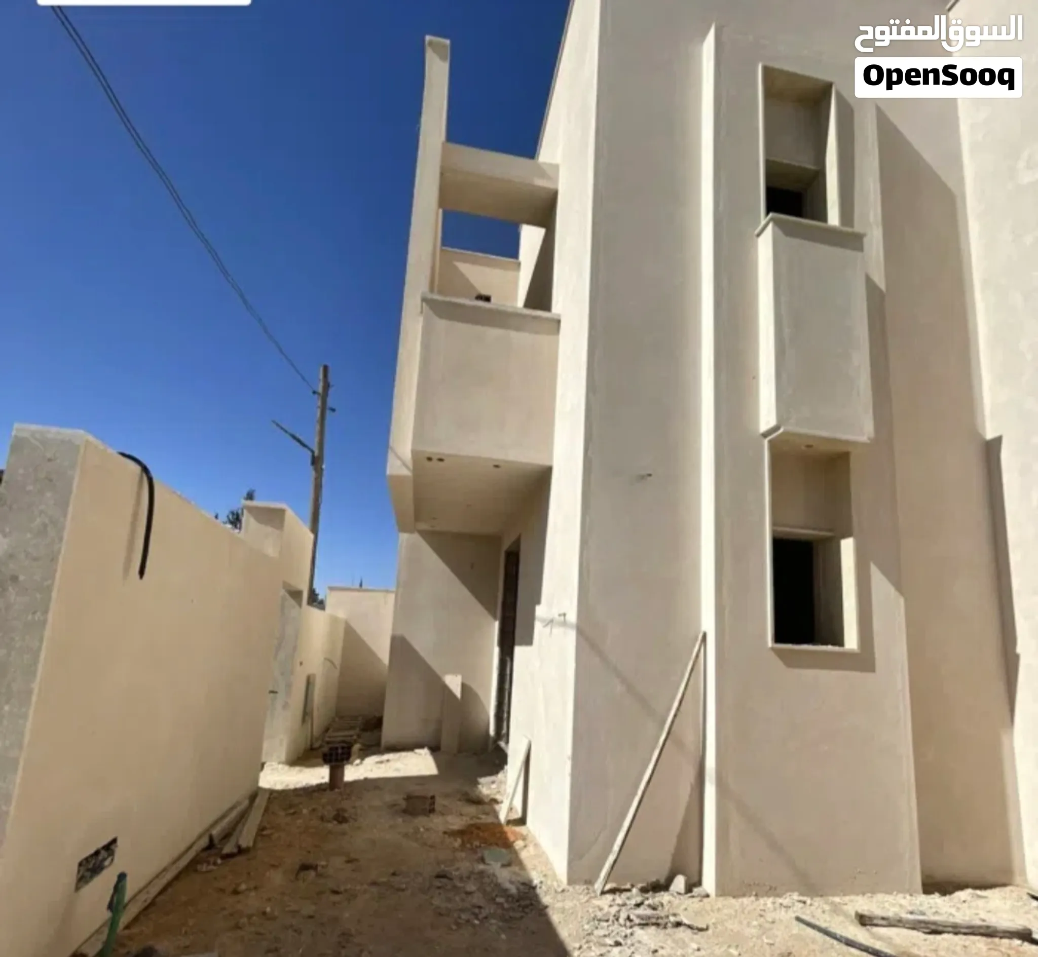 فيلا للبيع قرب الرئيسي شارع الثلاجات السراج