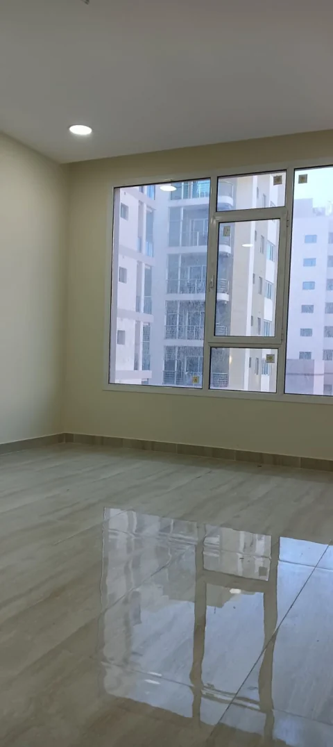 شقة للبيع في الحد، جديدة تماما، 3 غرف نوم، 3 حمامات، صالة، مطبخ، بلكونه، مساحة 139 متر مرب