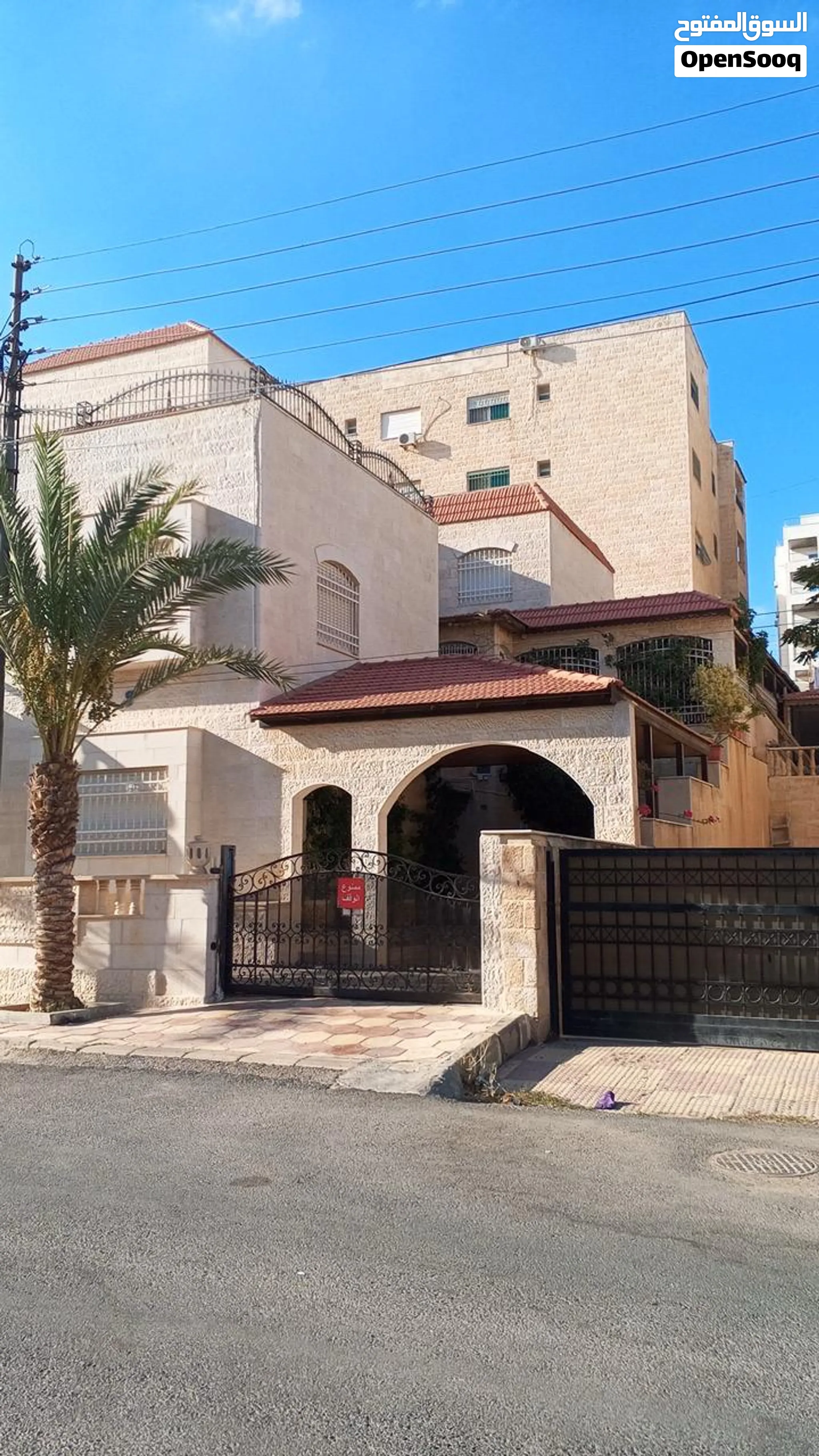 فيلا مميزة للبيع منطقة الجبيهة