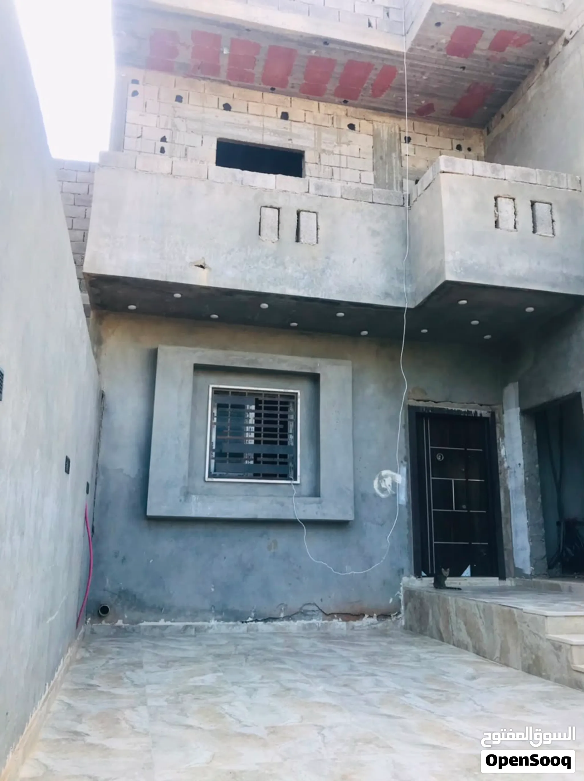 منزل للبيع عين زارة من مالك طول