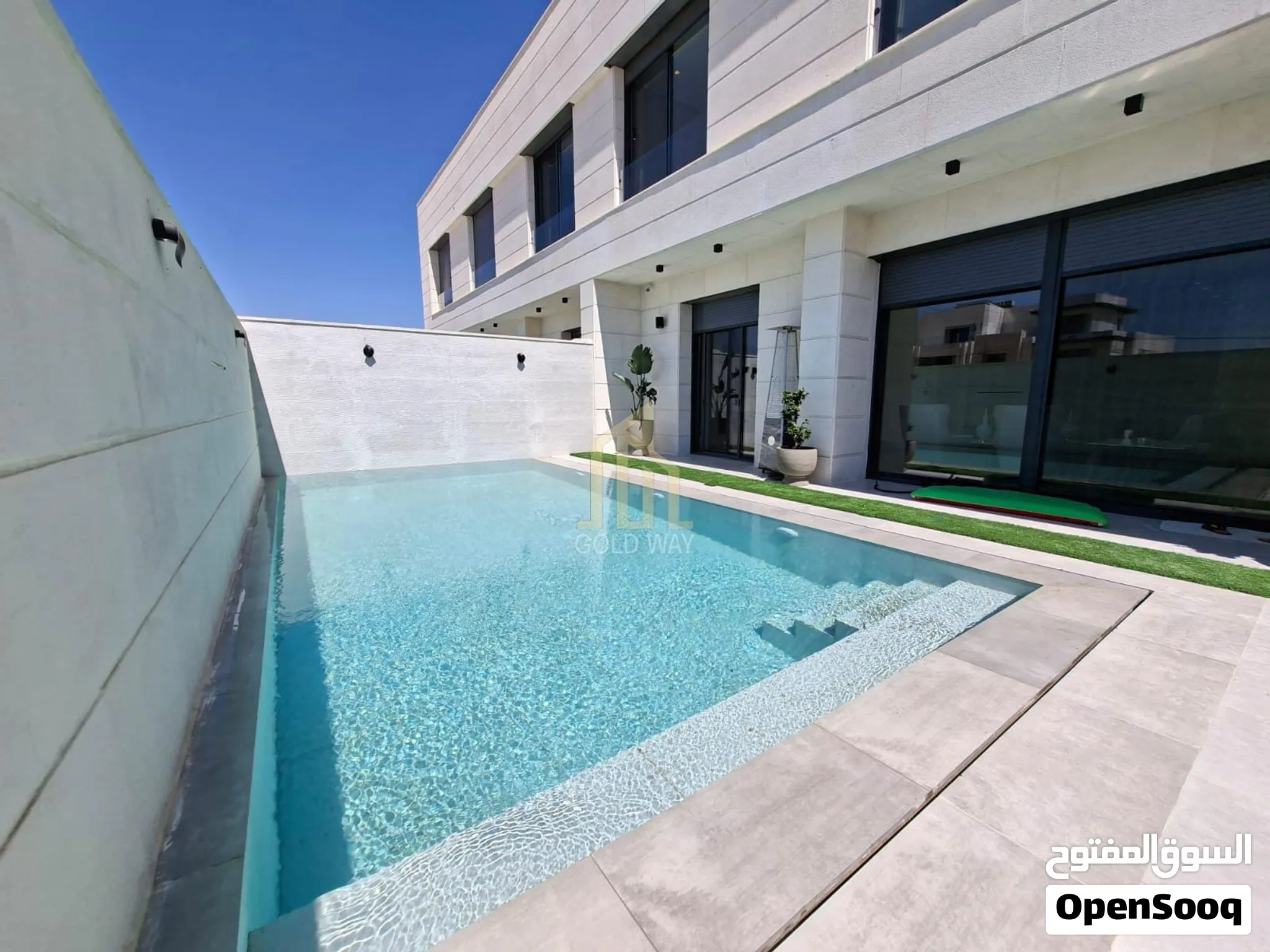 فرصة مميزة فيلا حديثه بتشطيبات راقية طابقين+روف في أجمل مناطق الظهير /ref 1563