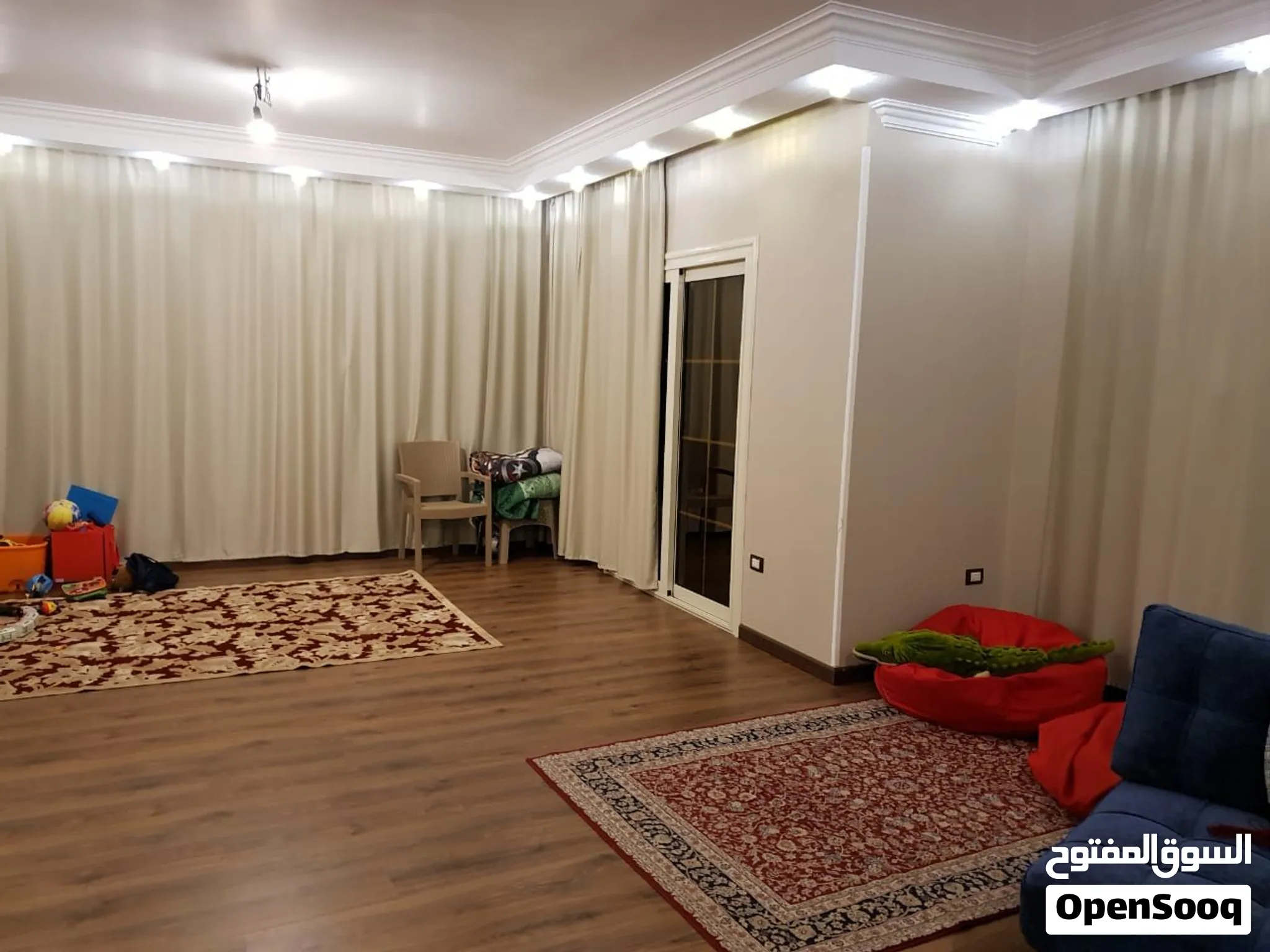 فرصة استثمارية وسكنية مميزة للسكن الراقي العائلي عماره فاخره مسجلة شهر عقاري
