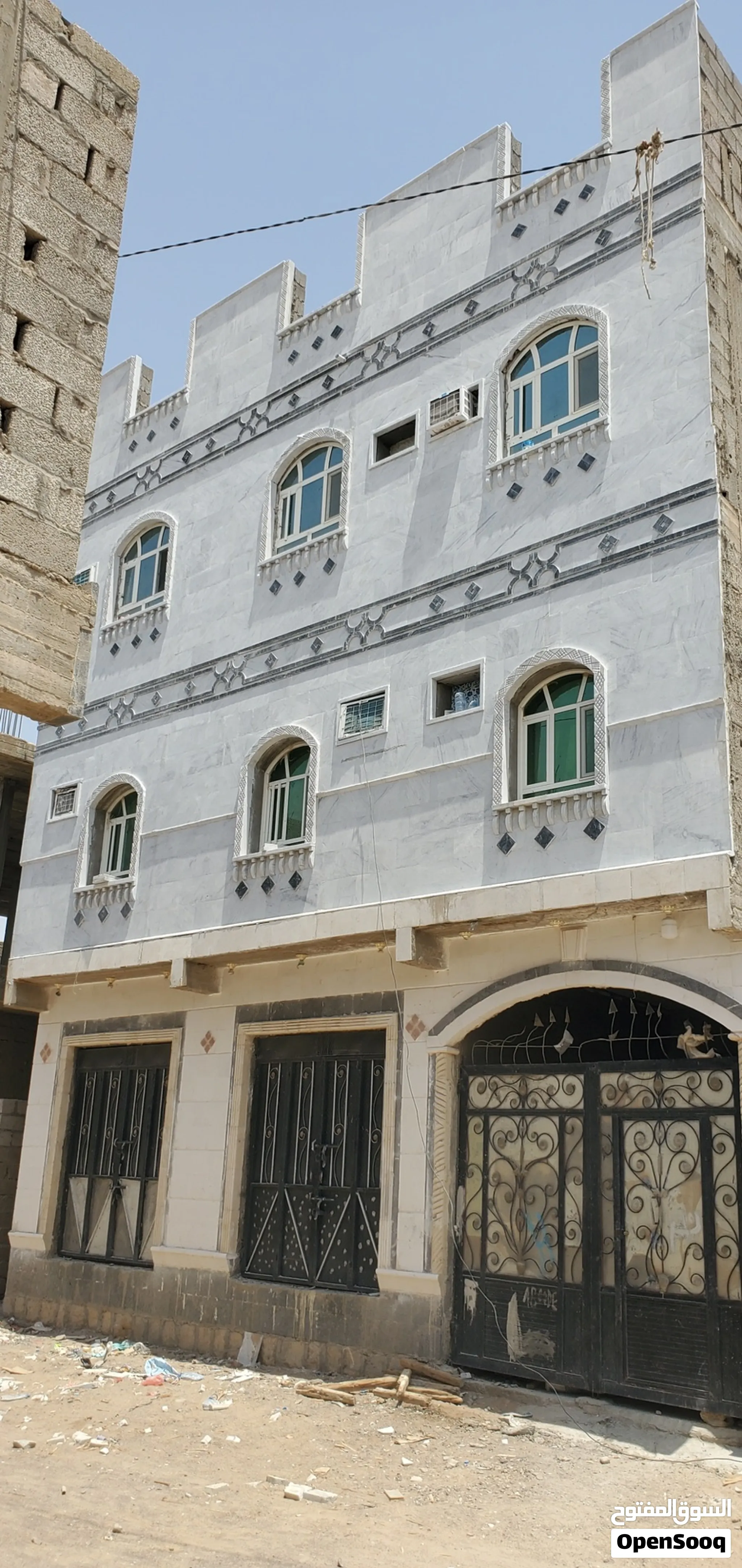 عمارة 3 طابق ادوار في محافظة مارب المدينة مجمع الخير