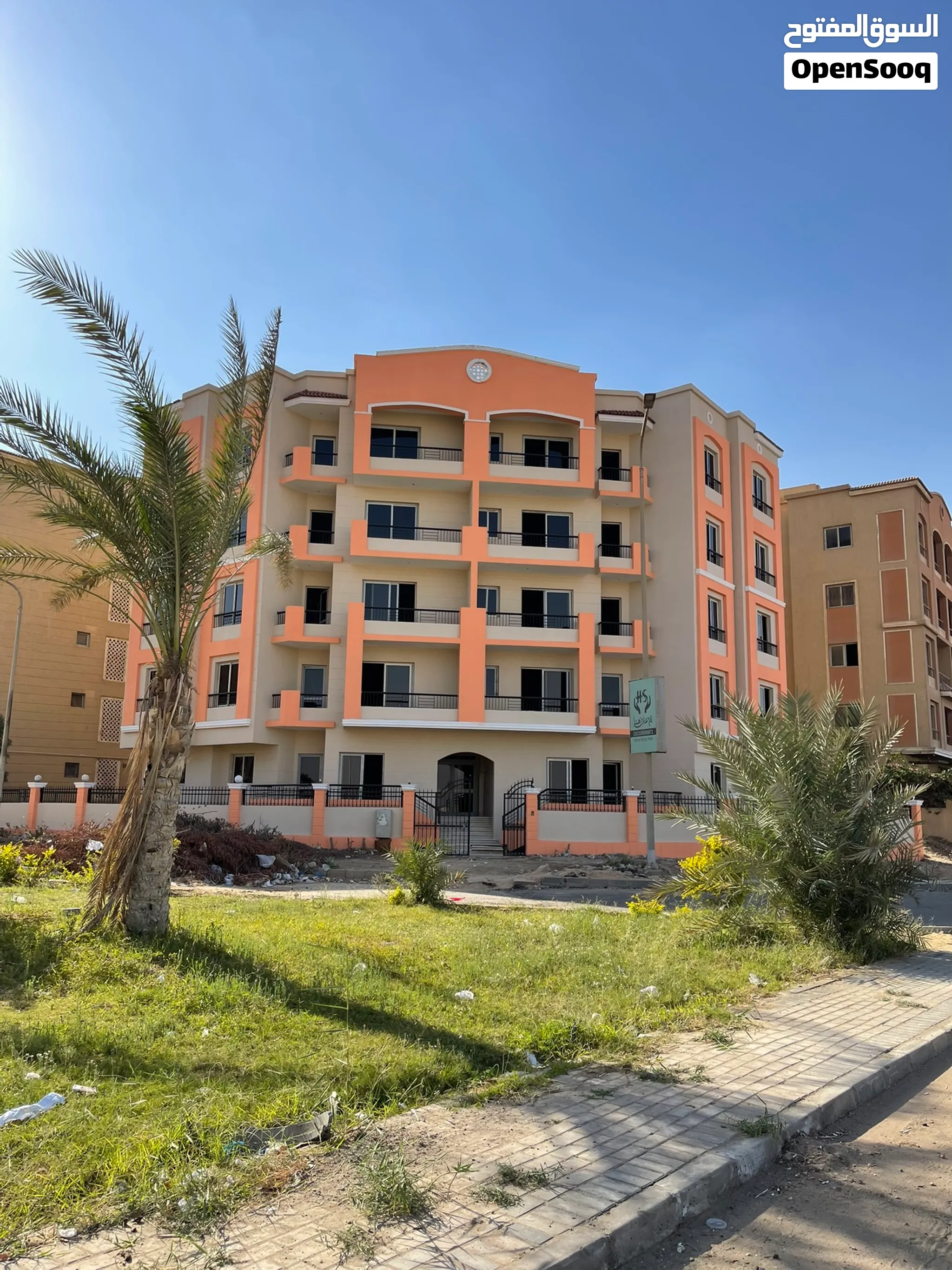 شقق او عمارات استلام فوري حدائق اكتوبر مساحات من اول 150م2 فRay gardens