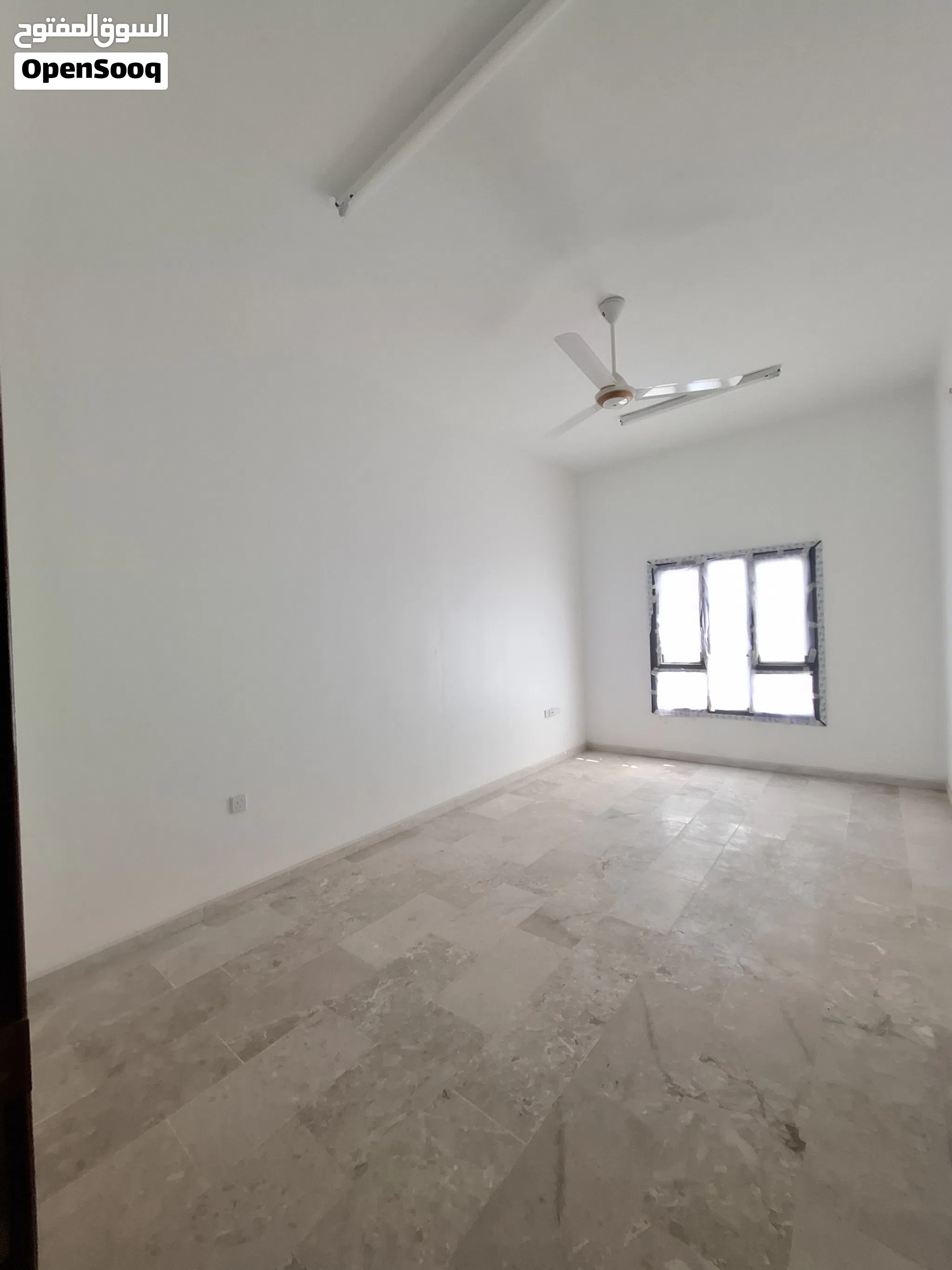 شقق سكنية (196 متر كل شقة) مرتفعات العامرات التاسعة