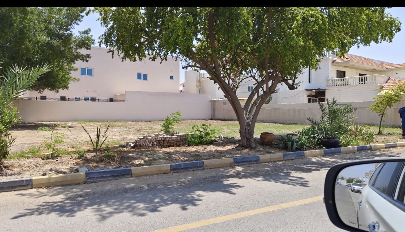للبيع قطعه ارض في شرقان المساحه 850مترمربع من المالك مباشره من غير وسيط