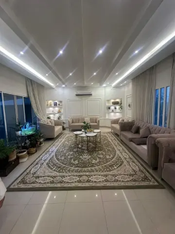 فيلا فخمة للبيع في جو، قريبة من البحر 4