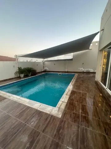 فيلا فخمة للبيع في جو، قريبة من البحر 5