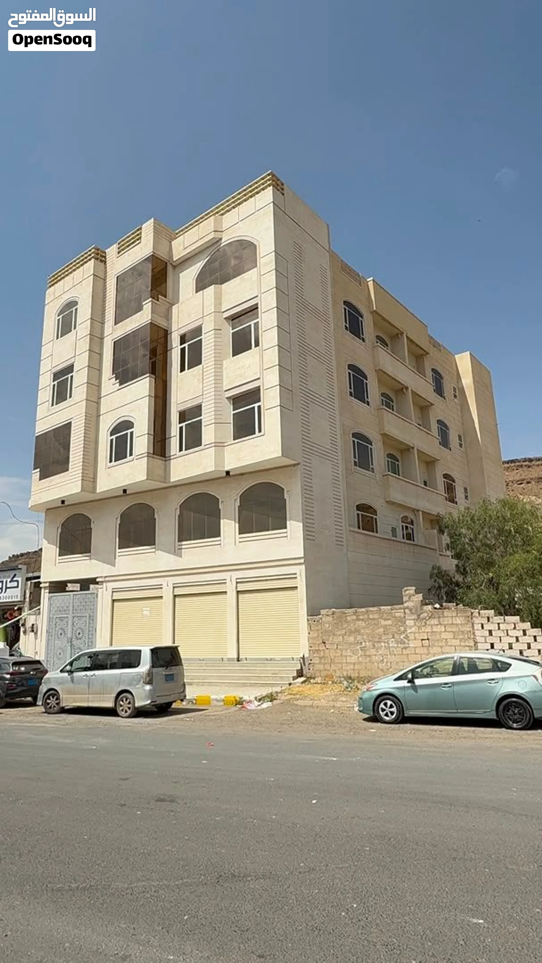 لعشاق المواقع التجاريه عماره للبيع بيت بوس شارع 40الرئيسي