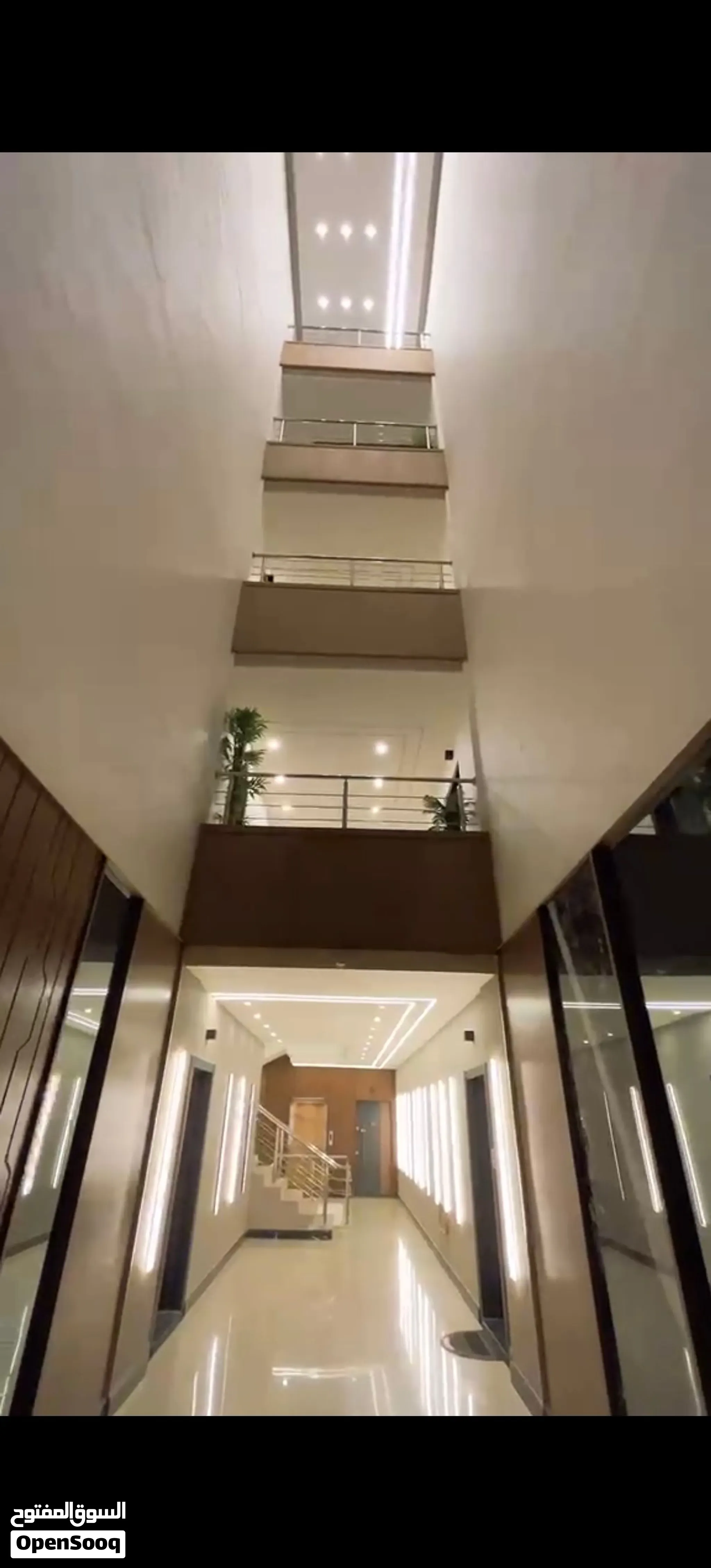 شقة اخير مع روف للبيع