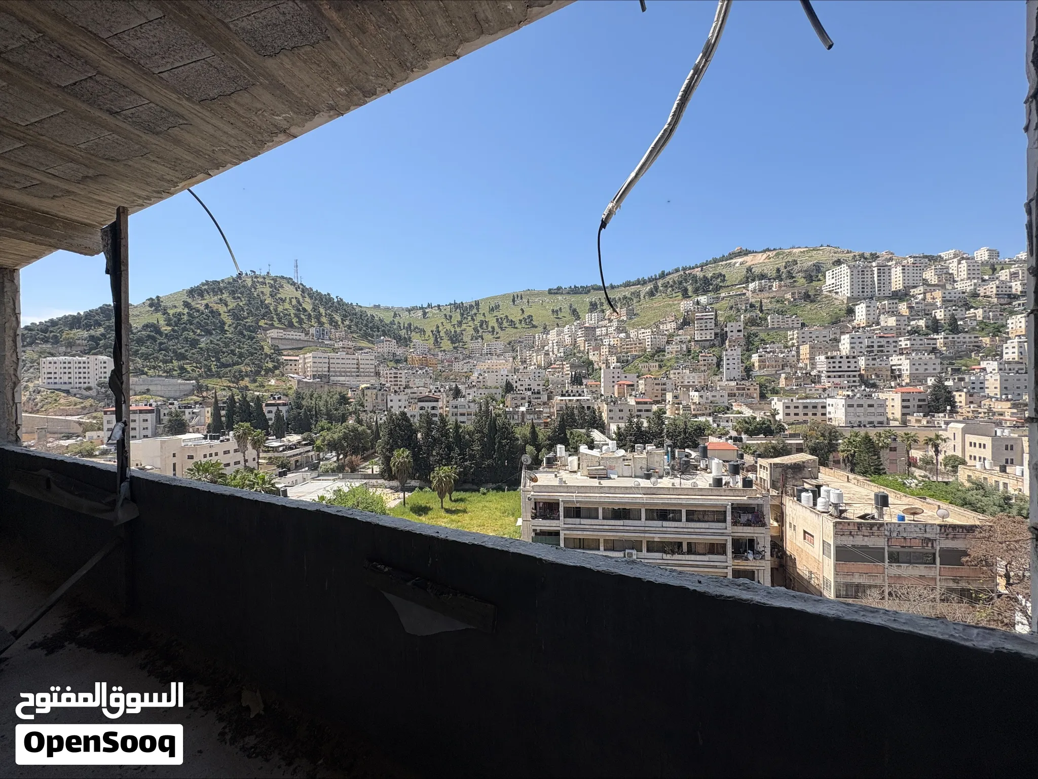فرصة استثمارية وسكنية مميزة – وحدات متعددة الاستخدام في موقع استراتيجي على شارعي فيصل والحرية