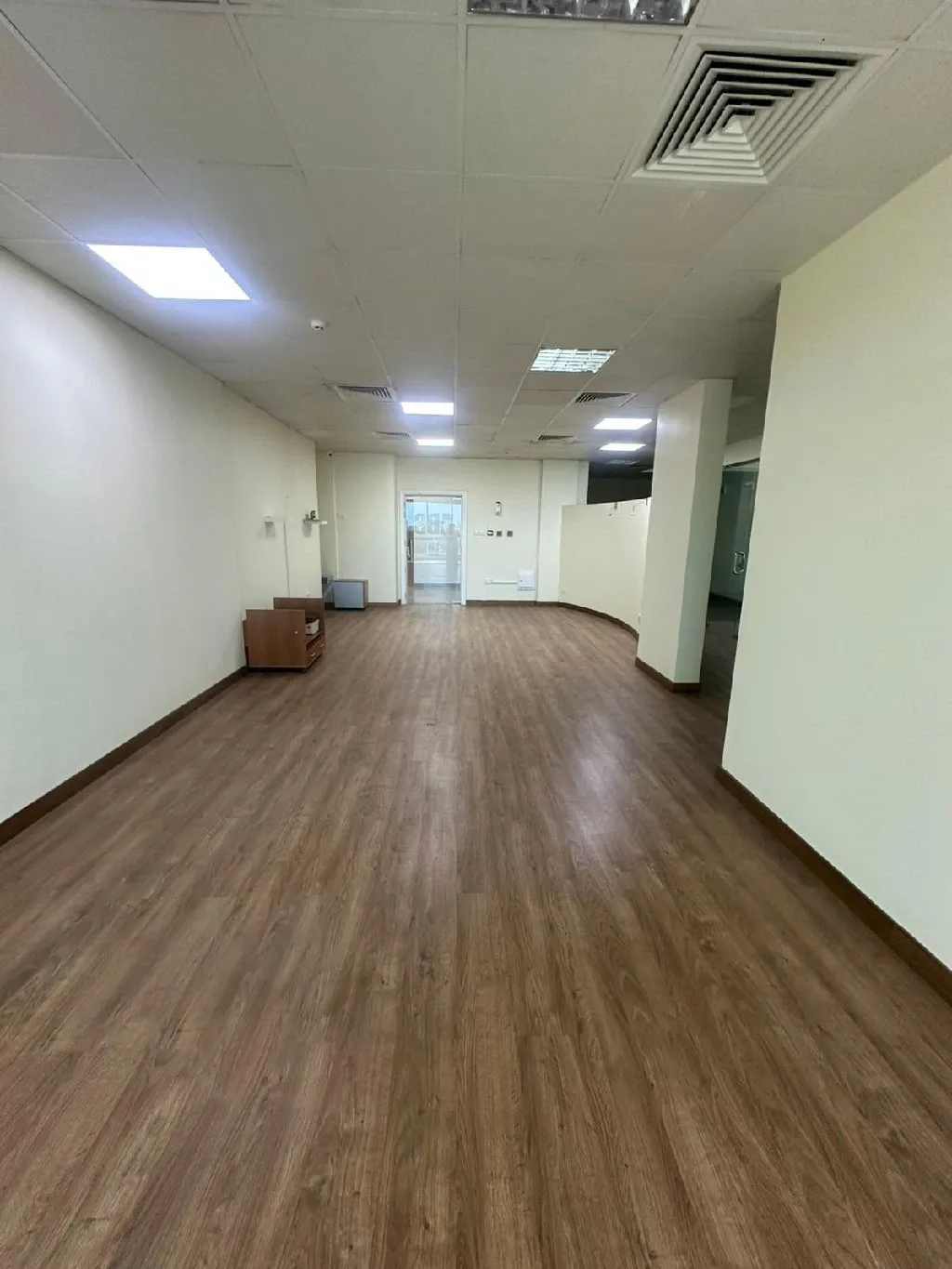 مكاتب للايجار 2