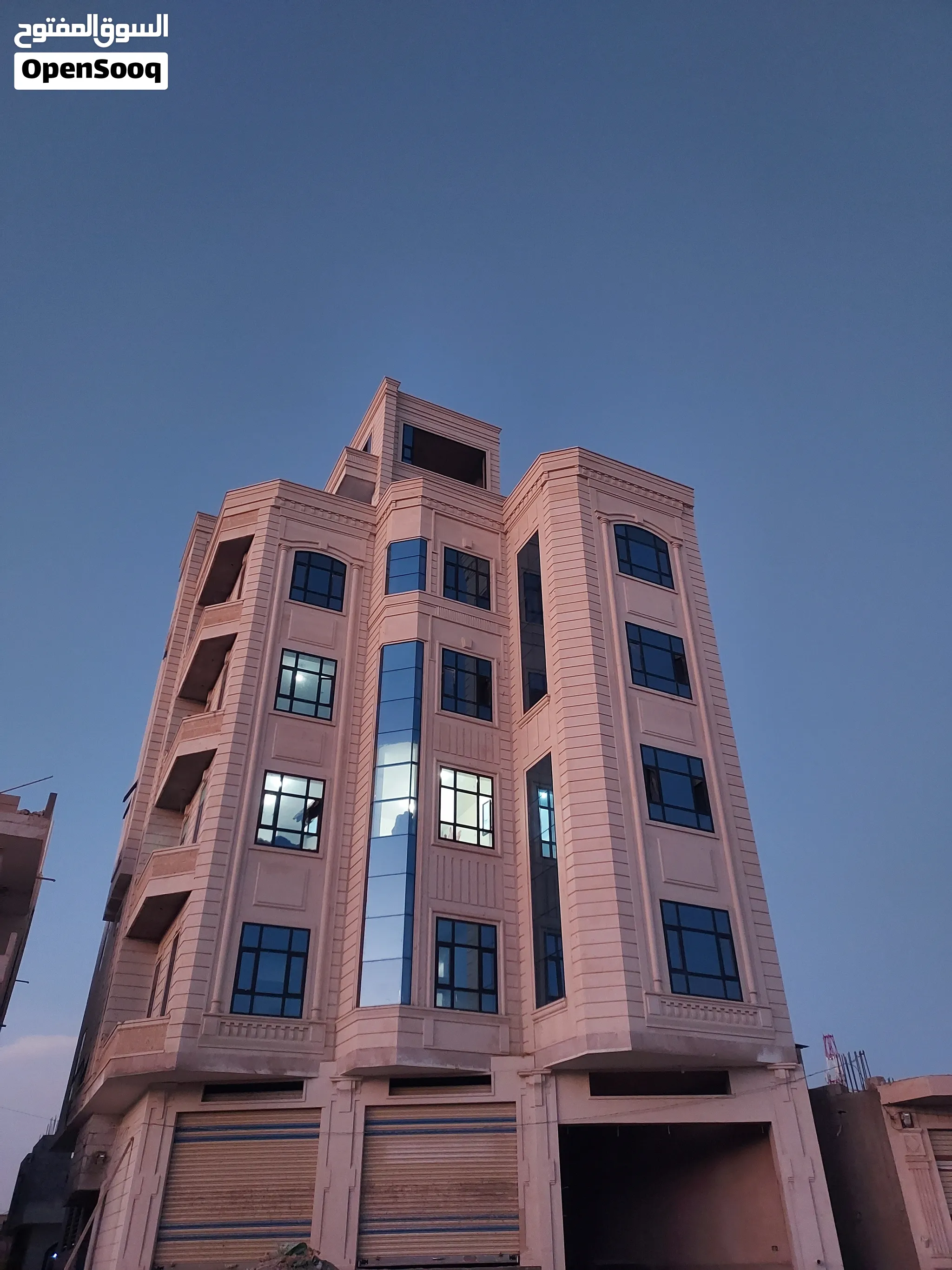 للبيع عماره قمة الروعة والفخامة