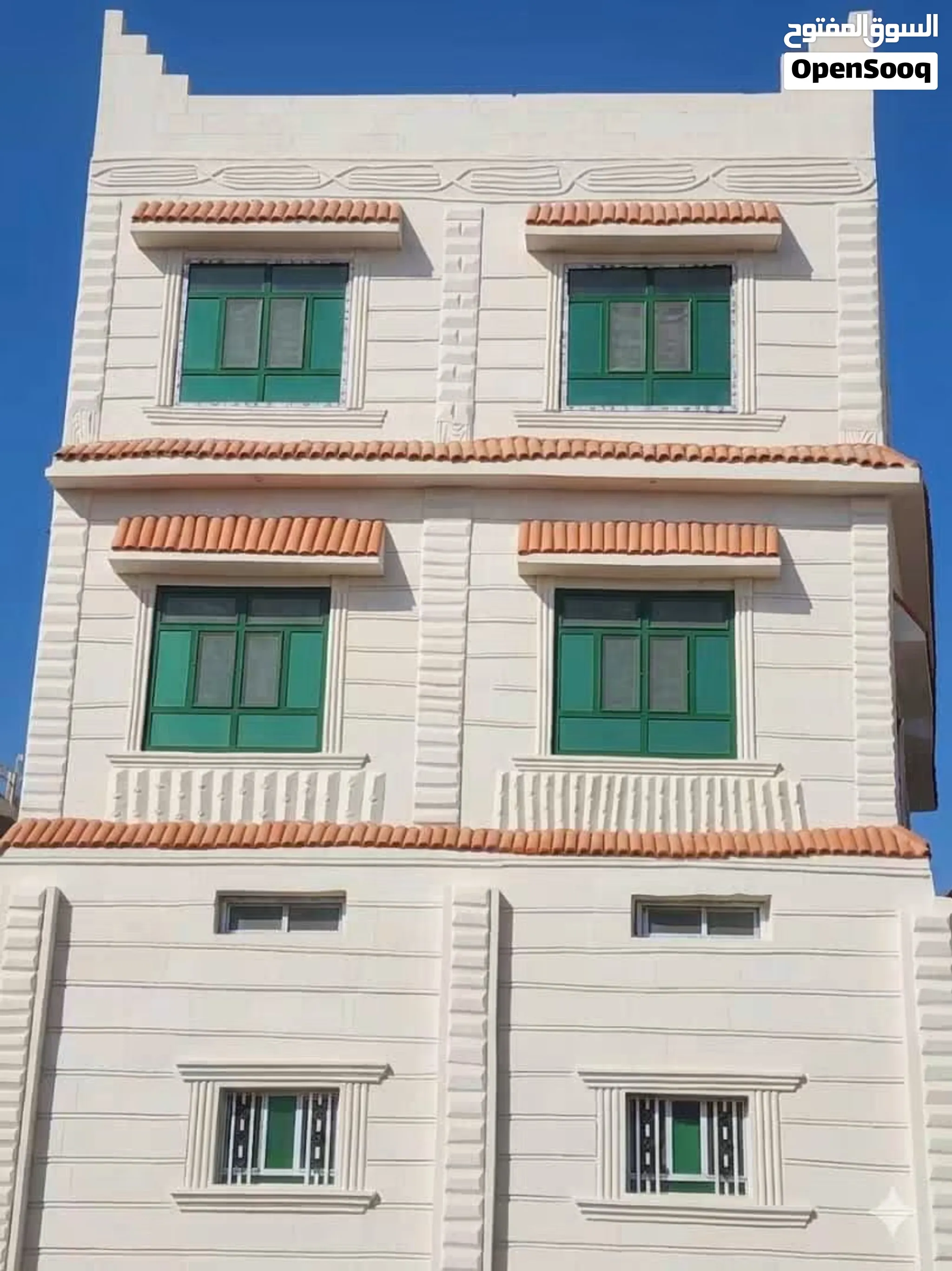 عمارة تجارية مع محلات تجارية
