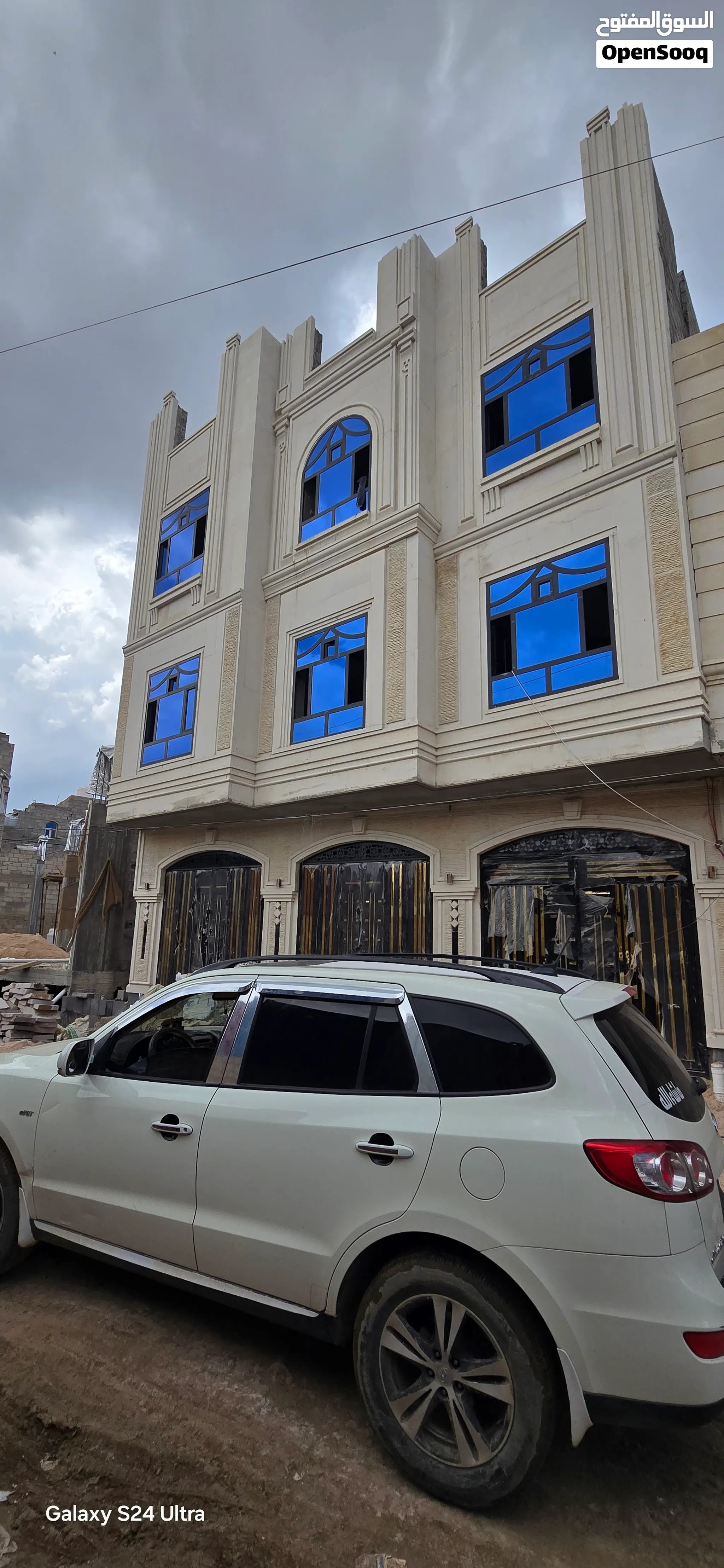 عمارة حجر ثلاثة دور مسلح هردي خمس شقق تشطيب سوبر لوكس وموقع مميز