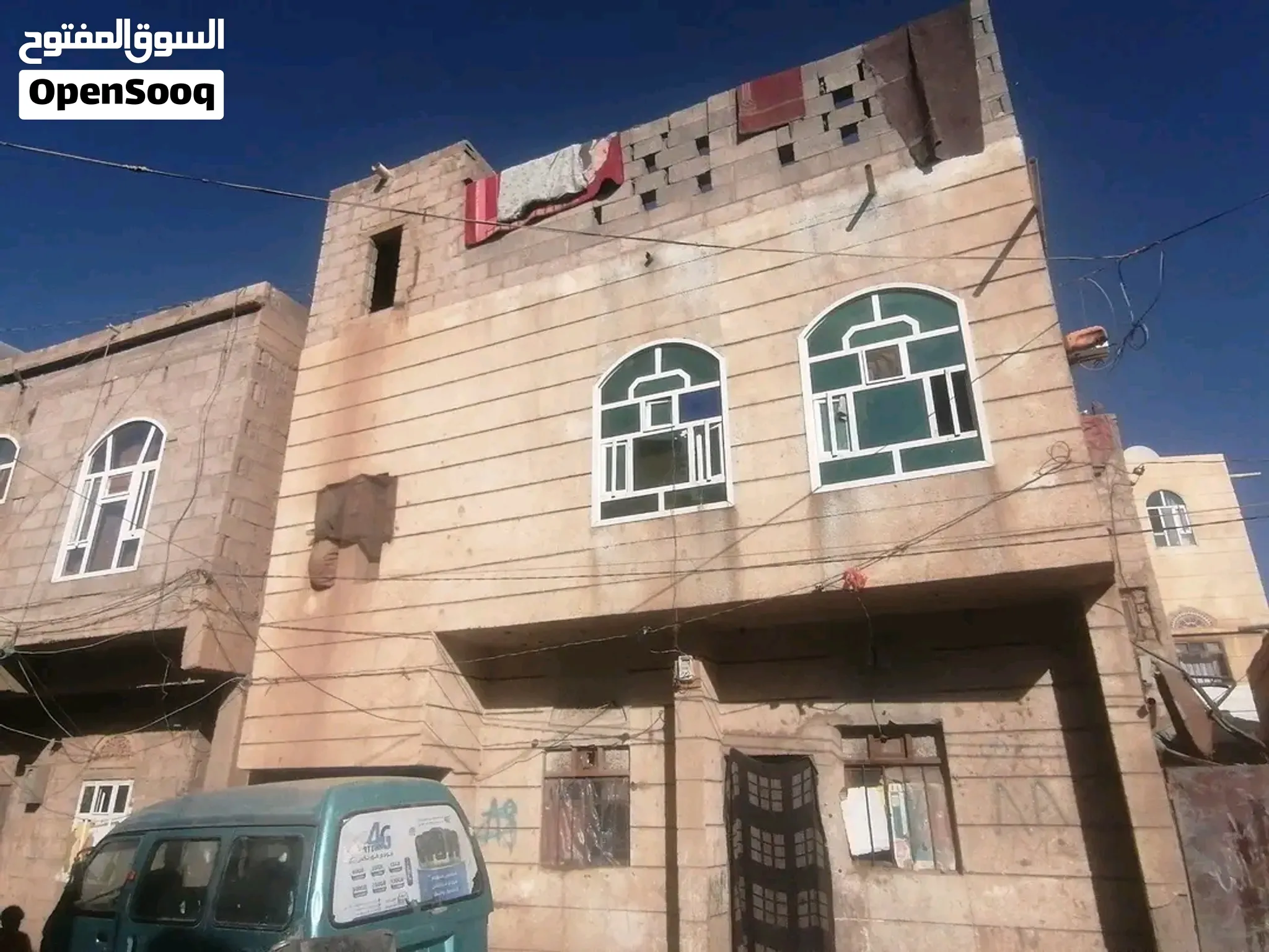 بيت ثلاثه دور شارع 8 متر حر 12 مليون