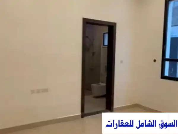 فرصة استثنائية! دور فاخر للإيجار بالزهراء - 4 غرف ماستر، 200م2، إطلالة مميزة (900 د.ك) | الترا هومز