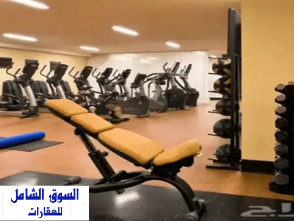 فرصة ذهبية: قاعة ضخمة 8000 قدم² للإيجار | لنادي رياضي بموقع حيوي الشارقة