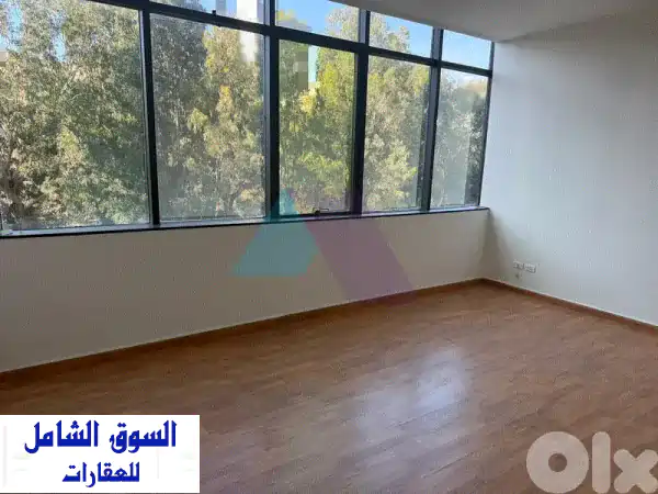 مكتب فاخر للإيجار في المتحف، بيروت | 50م² مجدد...