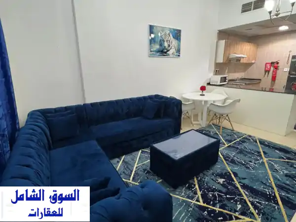 إيجار شهري في عجمان: غرفة وصالة مفروشة فاخرة بالنعيمية 3 (أبراج السيتي تاور) – موقع استراتيجي شامل الفواتير والنت بـ 3800 درهم!