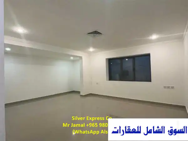 فرصة مميزة: شقة سفلية راقية للإيجار في أبو...