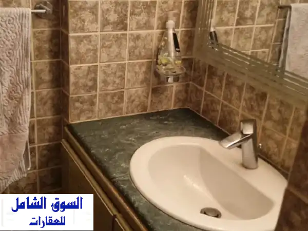 فرصة العمر! شقة فاخرة 450م طابق كامل للبيع في أرقى أحياء الروشة، راس بيروت - إطلالة استثنائية