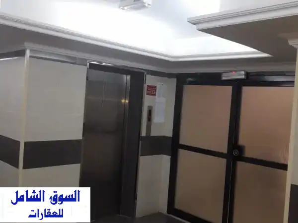 للبيع بناية استثمارية فاخرة بالشارقة، البوطينة | عائد 10%، موقع ذهبي، مجددة بالكامل