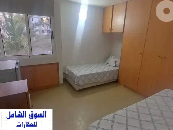 فرصة استثمارية ذهبية: شاليه للبيع في الصفرا 80 م بإطلالة بحرية مباشرة!