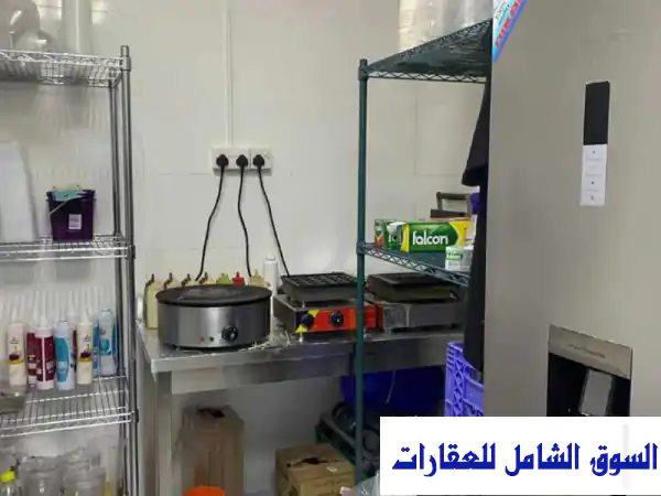 فرصة استثمارية لا تعوض: محل للبيع 30م² بديكورات جاهزة بشارع الدفاع، أبوظبي