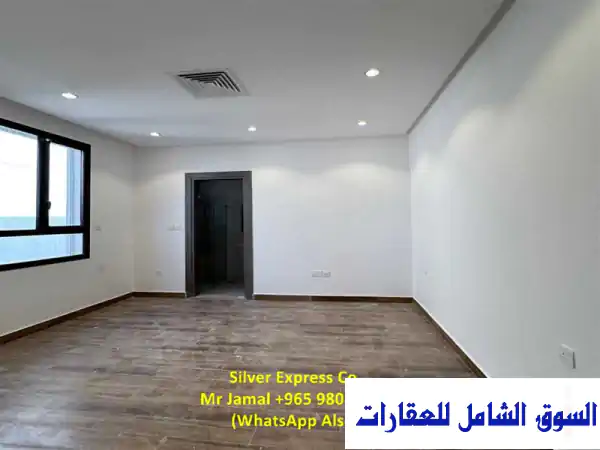 شقة واسعة للإيجار في أبو فاطرة ثلاث غرف نوم....