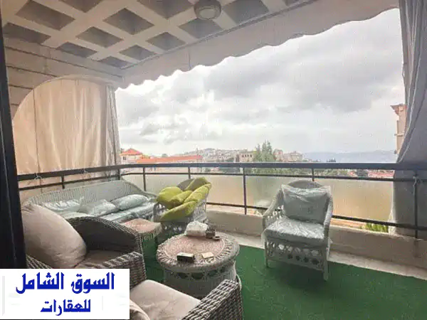 شقة للبيع بحمدون 220م: إطلالة بانورامية خلابة على...