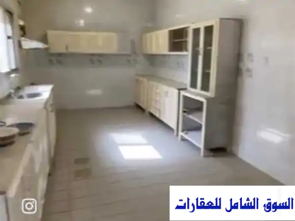 بيت العمر للإيجار بفهد الأحمد: حكومي فسيح 6 غرف مع حوش وديوانية خاصة | 1100 د.ك