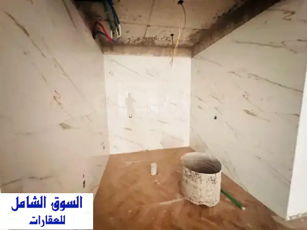 فرصة ذهبية: محلات ومكاتب للإيجار في الزاهية - الشارقة | على الطريق الرئيسي بمواقع استراتيجية!