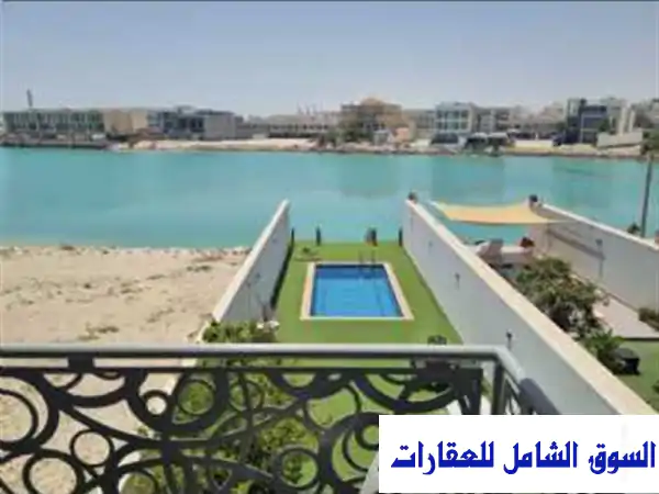 فيلا فخمة مفروشة للبيع على البحر بجزر أمواج | 5...