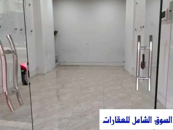 محل للايجار برشدي: موقع استثنائي على الترام بـ'رشدي جراند' الفاخرة!
