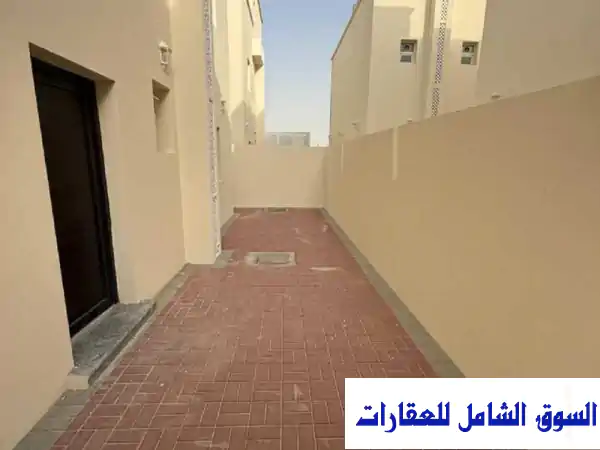 للإيجار: فلل فاخرة 6 غرف نوم (أول ساكن) بالخيسة، الظعاين - مجمع سكني متكامل الخدمات (مسبح وجيم)