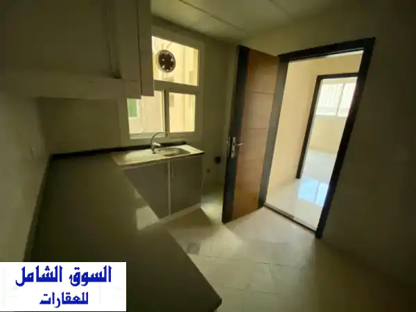 فرصة استثنائية: مكتب جديد (أول ساكن) للإيجار السنوي بالجرف 3 | تصميم عملي وموقع مميز لنجاح أعمالك