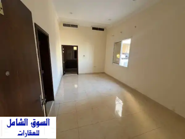 استوديو للإيجار السنوي بالروضة 1 عجمان | طابق...