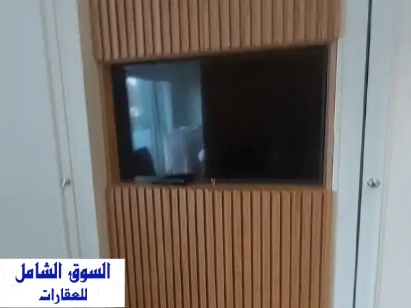 فرصة ذهبية! استوديو مفروش فاخر بزيتونة | إطلالة بانورامية ساحرة وفواتير شاملة!