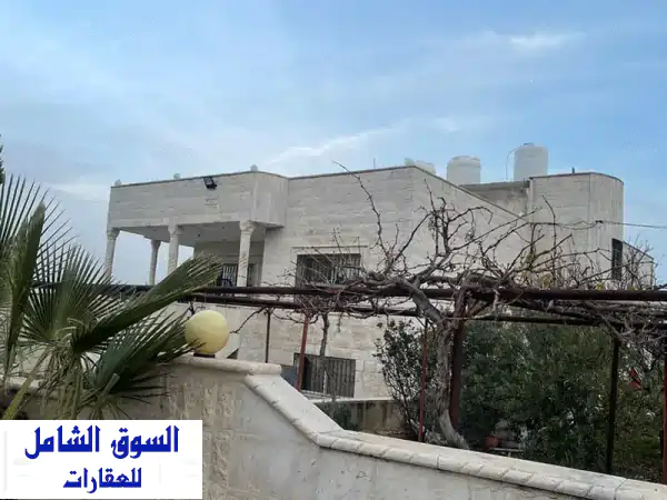 منزل مستقل فاخر للبيع في اربد الصريح | أرض 1300م، تشطيب ديلوكس وإطلالة مميزة