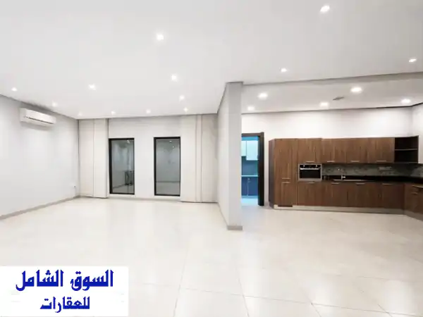 فيلا عائلية مميزة للإيجار في سار: 4 غرف نوم،...