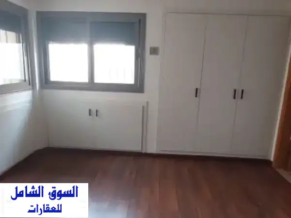 شقة فخمة للبيع راس بيروت مساحة 400م 4 مواقف سعر مليون و600 ألف