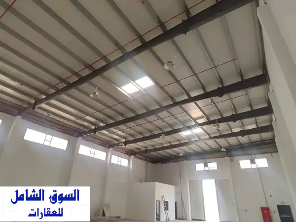 مستودع للإيجار بأم القيوين: مساحة 5000 قدم، كهرباء 22KW...