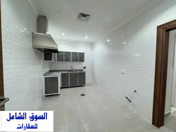 شقق للإيجار بالكويت | عروض حصرية: شقة أرضية 3 غرف بمدخل خاص وشقة سطح 4 غرف جديدة