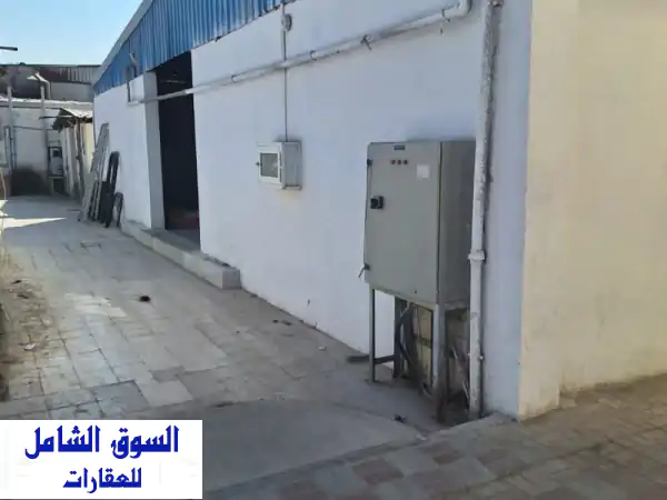 فرصة استثمارية: مستودع للإيجار السنوي في عجمان - الجرف الصناعية 2 بمساحة 5600 قدم مربع وموقع استراتيجي