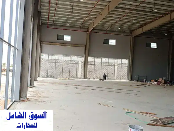 فرصتك الذهبية: معرض تجاري ضخم للإيجار في قلب أم القيوين - 75,000 قدم مربع!