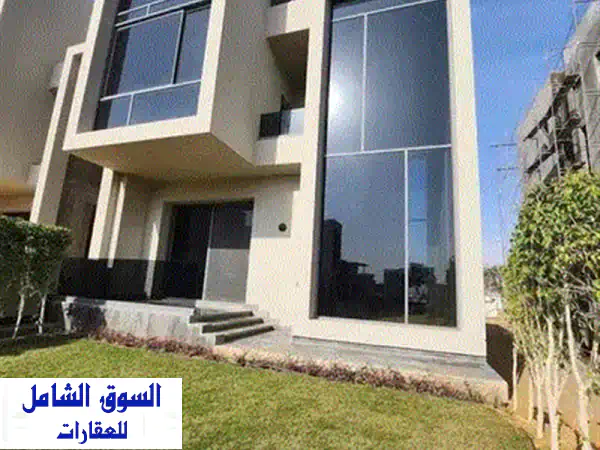 اعلي وارقي كوميونتي فيلا للبيع مقدم  1,600,000 فيو لاند سكيب مساحه كبيره كومبوند فيلات فقط في التجمع سعاده